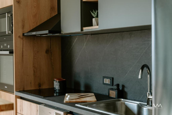 Elaionas estate perdika